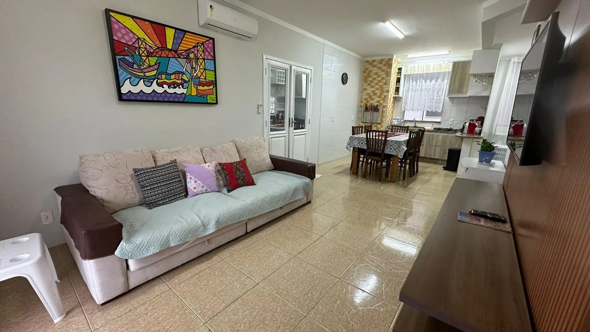 Praia De Palmas, apartamento completo próximo a praia e todo comercio Governador Celso Ramos 0*,  Brasil