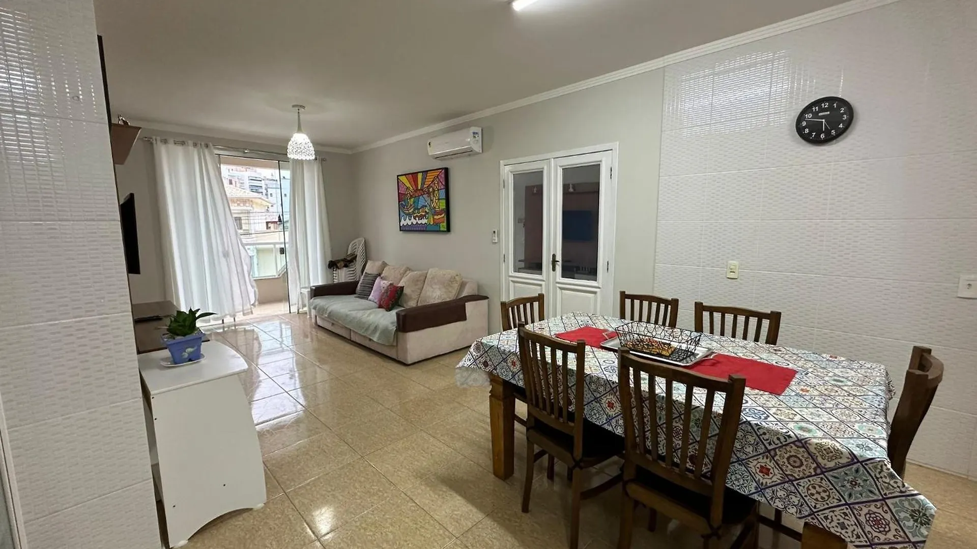Praia De Palmas, apartamento completo próximo a praia e todo comercio Governador Celso Ramos 0*,  Brasil